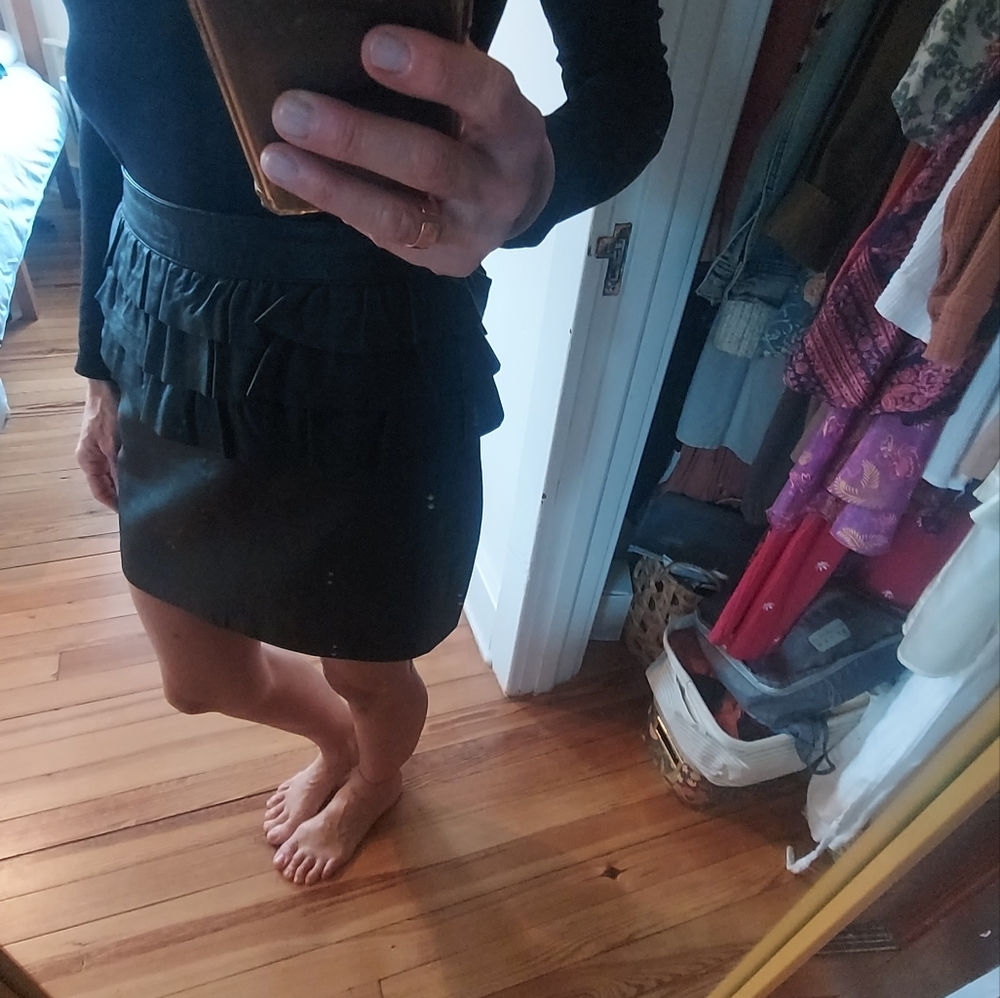 Genuine leather skirt with cute ruffles